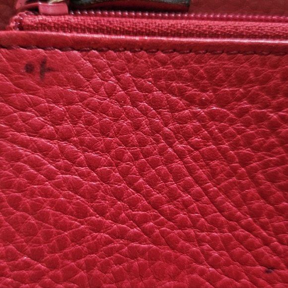 Gucci Soho Red Tassel Leather Zip Wallet With Gold Metal Hardware - Picture 15 of 16